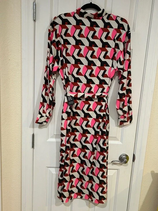 Express Geometric Print Shirt Dress in Pink & Black NWT - Picture 7 of 8